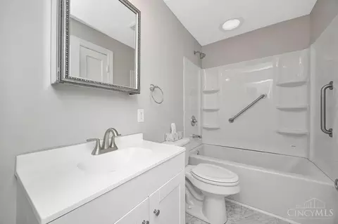 Bath - 62 Laurel Ave, Cincinnati, OH 45216 photo 1 of 1