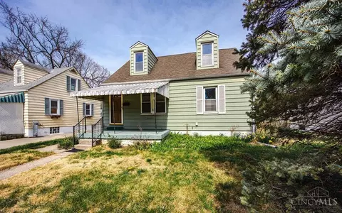 Exterior - 62 Laurel Ave, Cincinnati, OH 45216 photo 4 of 9
