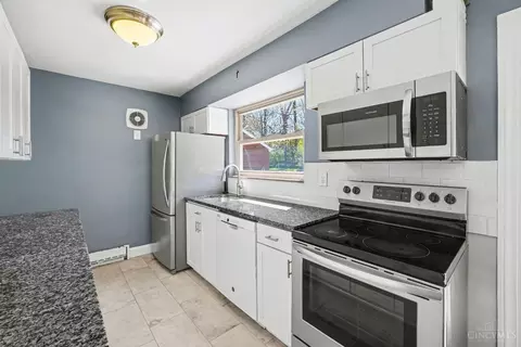 Kitchen - 6263 Corbly Rd, Cincinnati, OH 45230 photo 1 of 2