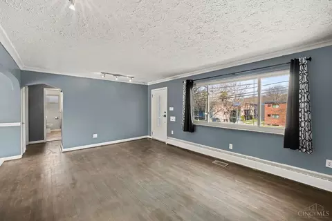 Living - 6263 Corbly Rd, Cincinnati, OH 45230 photo 1 of 3