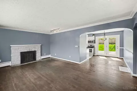 Living - 6263 Corbly Rd, Cincinnati, OH 45230 photo 3 of 3