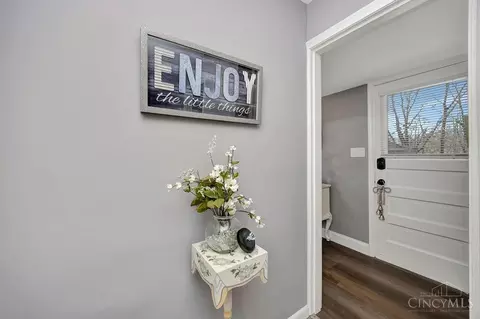 Entry Way - 39 Hermay Dr, Hamilton, OH 45013 photo 7 of 7