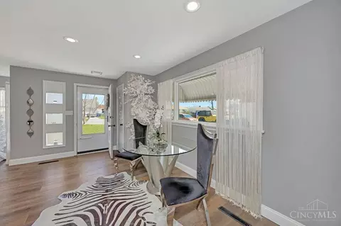 Entry Way - 39 Hermay Dr, Hamilton, OH 45013 photo 3 of 7