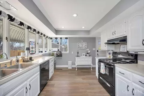 Kitchen - 39 Hermay Dr, Hamilton, OH 45013 photo 1 of 6