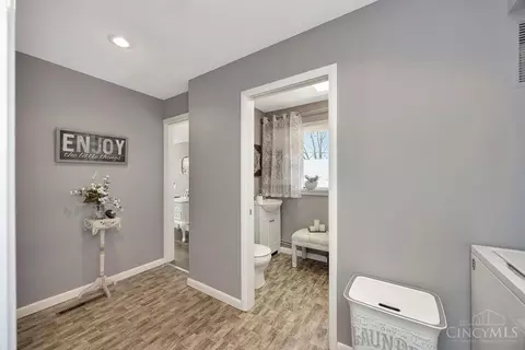 Entry Way - 39 Hermay Dr, Hamilton, OH 45013 photo 6 of 7