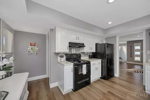 Kitchen - 39 Hermay Dr, Hamilton, OH 45013 photo 5 of 6