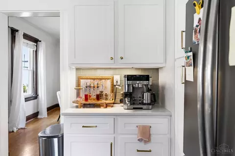 Kitchen - 2711 Arbor Ave, Cincinnati, OH 45209 photo 5 of 5