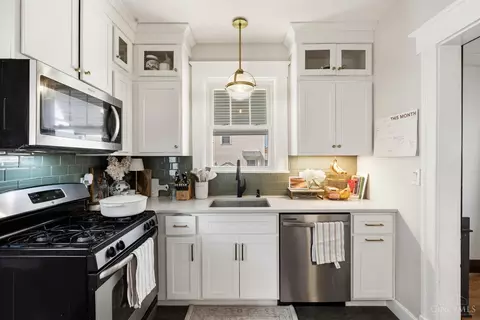 Kitchen - 2711 Arbor Ave, Cincinnati, OH 45209 photo 1 of 5
