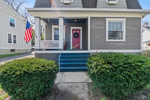 Exterior - 2711 Arbor Ave, Cincinnati, OH 45209 photo 11 of 12