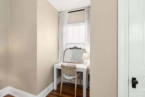 Bedroom - 2711 Arbor Ave, Cincinnati, OH 45209 photo 3 of 4