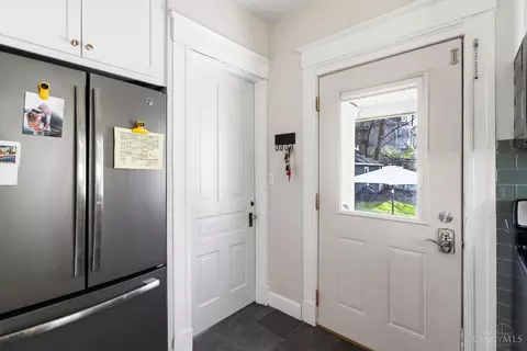 Entry Way - 2711 Arbor Ave, Cincinnati, OH 45209 photo 2 of 2