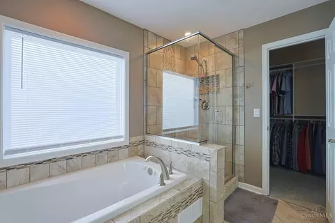 Bath - 5141 Fordon Ct, Cincinnati, OH 45244 photo 2 of 3