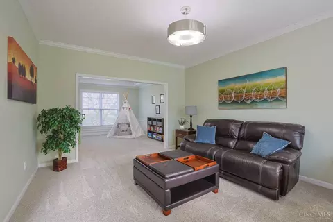 Living - 5141 Fordon Ct, Cincinnati, OH 45244 photo 2 of 4