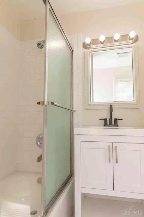 Bath - 6785 Marvin Ave, Cincinnati, OH 45224 photo 1 of 3
