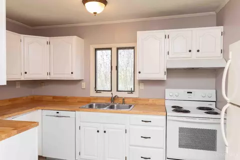 Kitchen - 6785 Marvin Ave, Cincinnati, OH 45224 photo 2 of 2