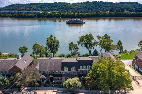 2207 Riverside Dr, Cincinnati, OH 45202