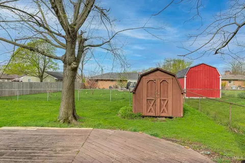 Exterior - 1616 Daniel Ct, Middletown, OH 45044 photo 3 of 8