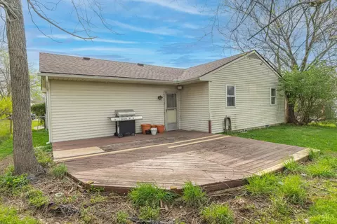 Exterior - 1616 Daniel Ct, Middletown, OH 45044 photo 6 of 8