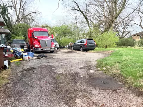 910 Byrd Ave, Lincoln Heights, OH 45215 photo 2