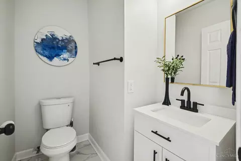 Bath - 745 Compton Rd, Cincinnati, OH 45231 photo 1 of 4