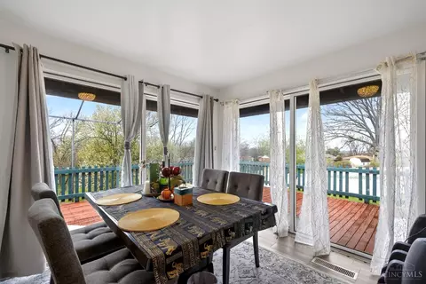 Dining - 9007 Rolling Ln, Cincinnati, OH 45236 photo 2 of 4