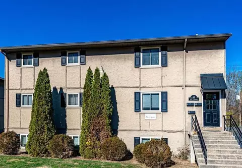 16 Sycamore St, Oxford, OH 45056