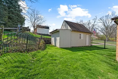 Exterior - 4073 Mantell Ave, Cincinnati, OH 45236 photo 7 of 9