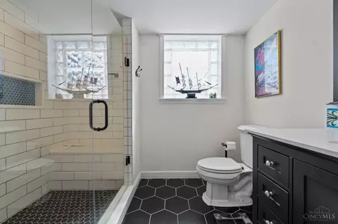 Bath - 4073 Mantell Ave, Cincinnati, OH 45236 photo 2 of 4