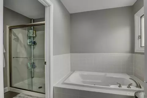 Bath - 8317 Jakaro Dr, Cincinnati, OH 45255 photo 2 of 4