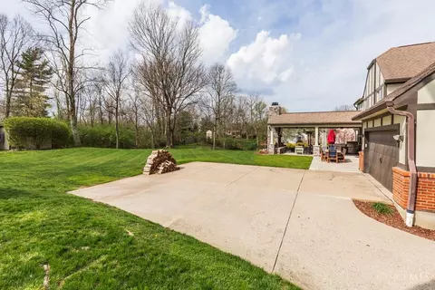 Exterior - 8317 Jakaro Dr, Cincinnati, OH 45255 photo 7 of 10