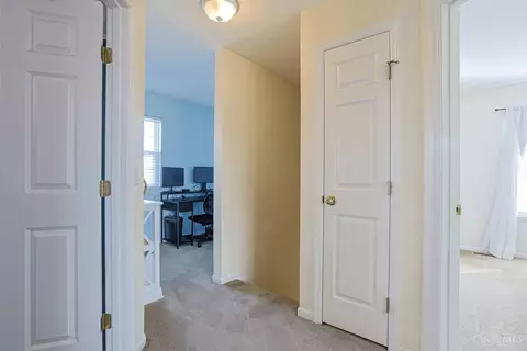 Entry Way - 396 Barney Ct, Harrison, OH 45030 photo 6 of 6