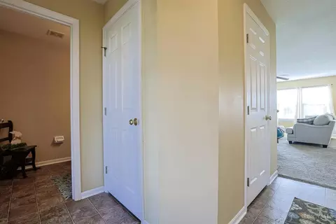 Entry Way - 396 Barney Ct, Harrison, OH 45030 photo 2 of 6