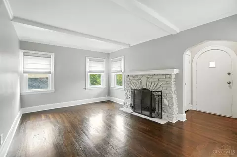 Living - 3345 Meyer Pl, Cincinnati, OH 45211 photo 2 of 3