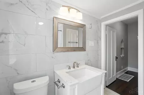 Bath - 3345 Meyer Pl, Cincinnati, OH 45211 photo 2 of 3