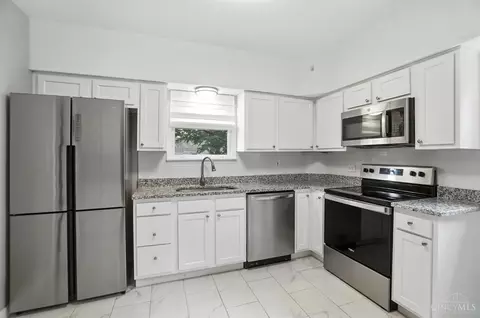 Kitchen - 3345 Meyer Pl, Cincinnati, OH 45211 photo 2 of 4
