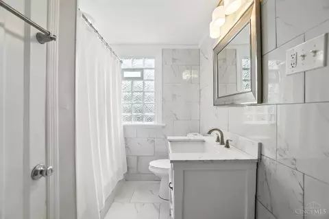 Bath - 3345 Meyer Pl, Cincinnati, OH 45211 photo 1 of 3