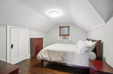 Bedroom - 3345 Meyer Pl, Cincinnati, OH 45211 photo 3 of 6
