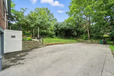 Exterior - 3345 Meyer Pl, Cincinnati, OH 45211 photo 6 of 11
