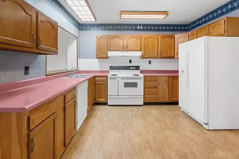 Kitchen - 1710 Ridgeway Rd, Aberdeen, OH 45101 photo 2 of 3