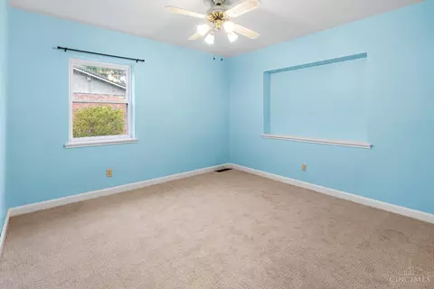 Bedroom - 1710 Ridgeway Rd, Aberdeen, OH 45101 photo 3 of 3