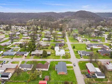 View/Area - 1710 Ridgeway Rd, Aberdeen, OH 45101 photo 1 of 7