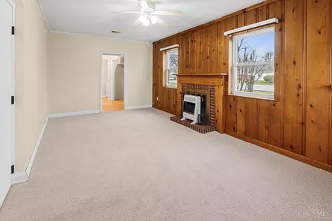 Living - 1710 Ridgeway Rd, Aberdeen, OH 45101 photo 4 of 5