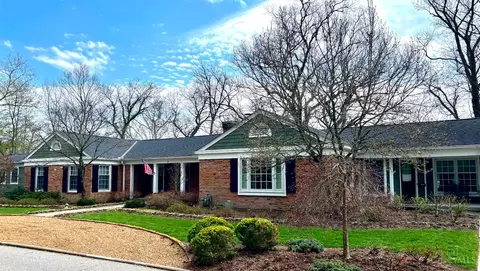 2 Lexington Cir, Terrace Park, OH 45174
