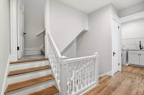 Entry Way - 759 Mcmakin Ave, Cincinnati, OH 45232 photo 4 of 5