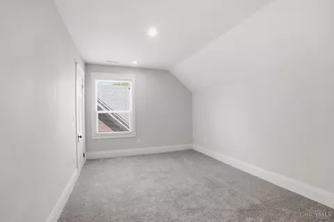 Bedroom - 759 Mcmakin Ave, Cincinnati, OH 45232 photo 6 of 7