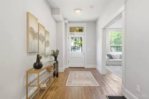 Entry Way - 759 Mcmakin Ave, Cincinnati, OH 45232 photo 1 of 5