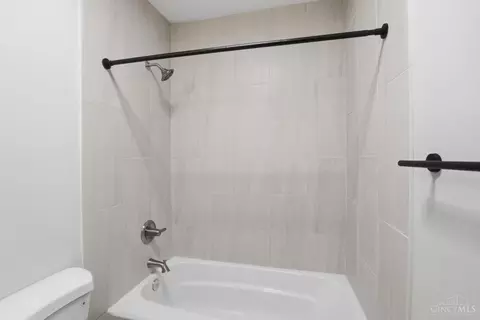 Bath - 759 Mcmakin Ave, Cincinnati, OH 45232 photo 6 of 6