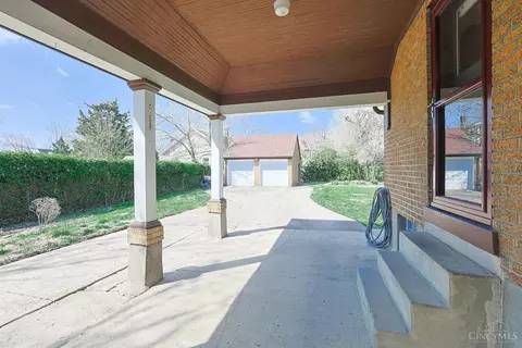 Exterior - 6711 Alpine Ave, Silverton, OH 45236 photo 5 of 8