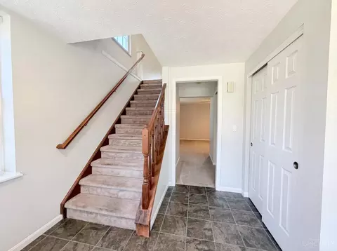 Entry Way - 5550 Regimental Pl, Cincinnati, OH 45239 photo 1 of 1