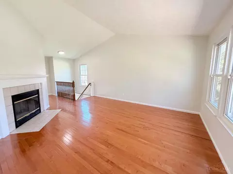 Living - 5550 Regimental Pl, Cincinnati, OH 45239 photo 1 of 2